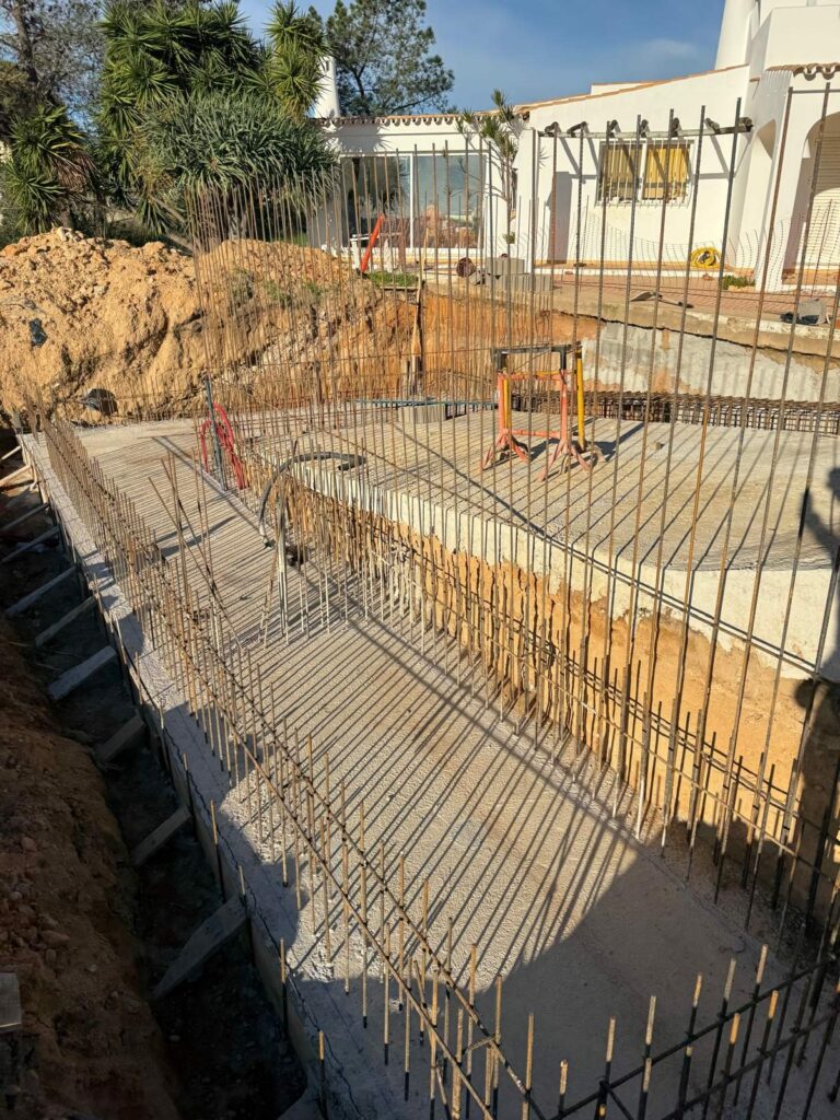Obra de construção T-Man no Montenegro, Algarve — foto 2