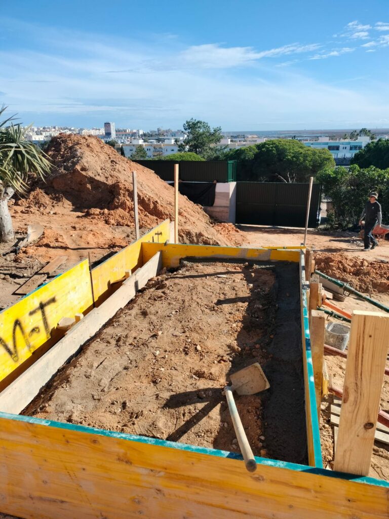 Obra de construção T-Man no Montenegro, Algarve — foto 3