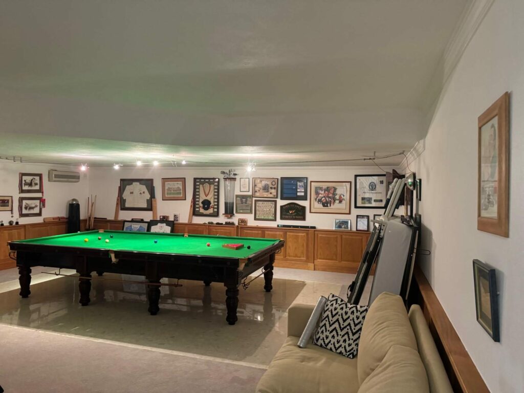 Sala de jogos remodelada em Vale do Lobo
