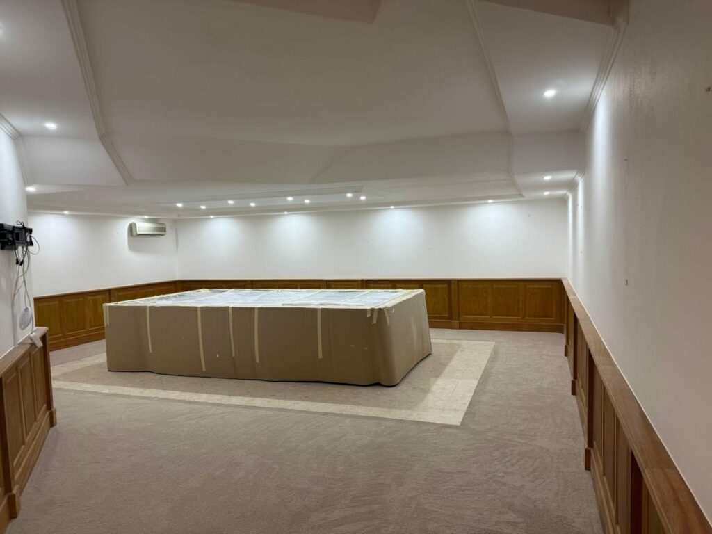 Remodelação · Vale do Lobo Remodelação em Vale do Lobo pela T-Man: sala de jogos e iluminação do jardim — foto 7